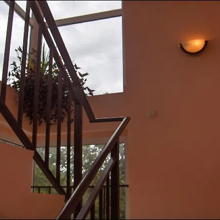 Family Phoenix 호텔