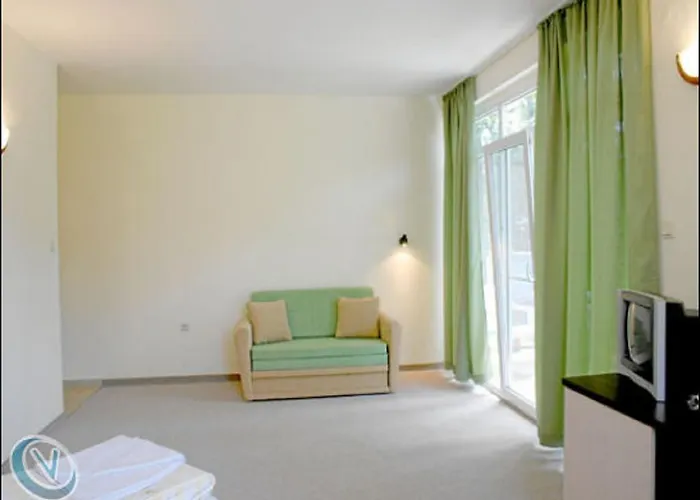 Family Phoenix كيتن