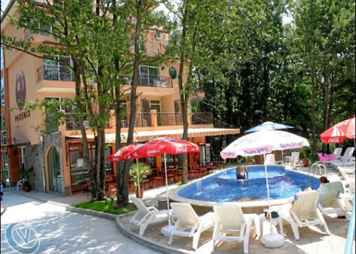 Family Phoenix فندق *