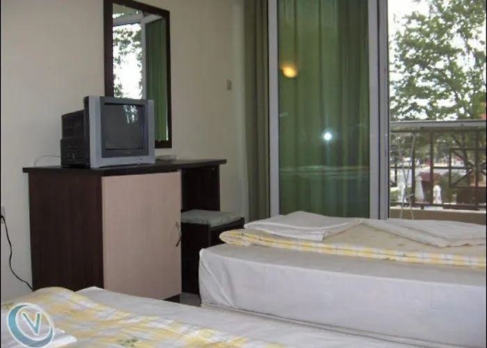 Family Phoenix فندق كيتن